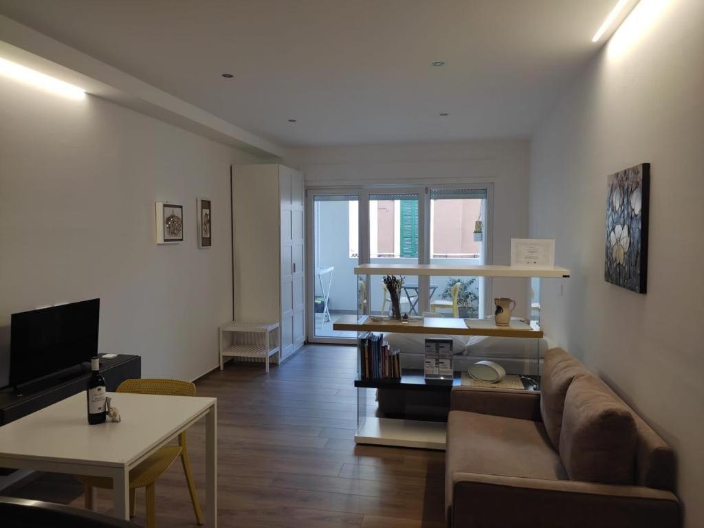 Apartamento Domus13-With Private Parking Bari Exterior foto