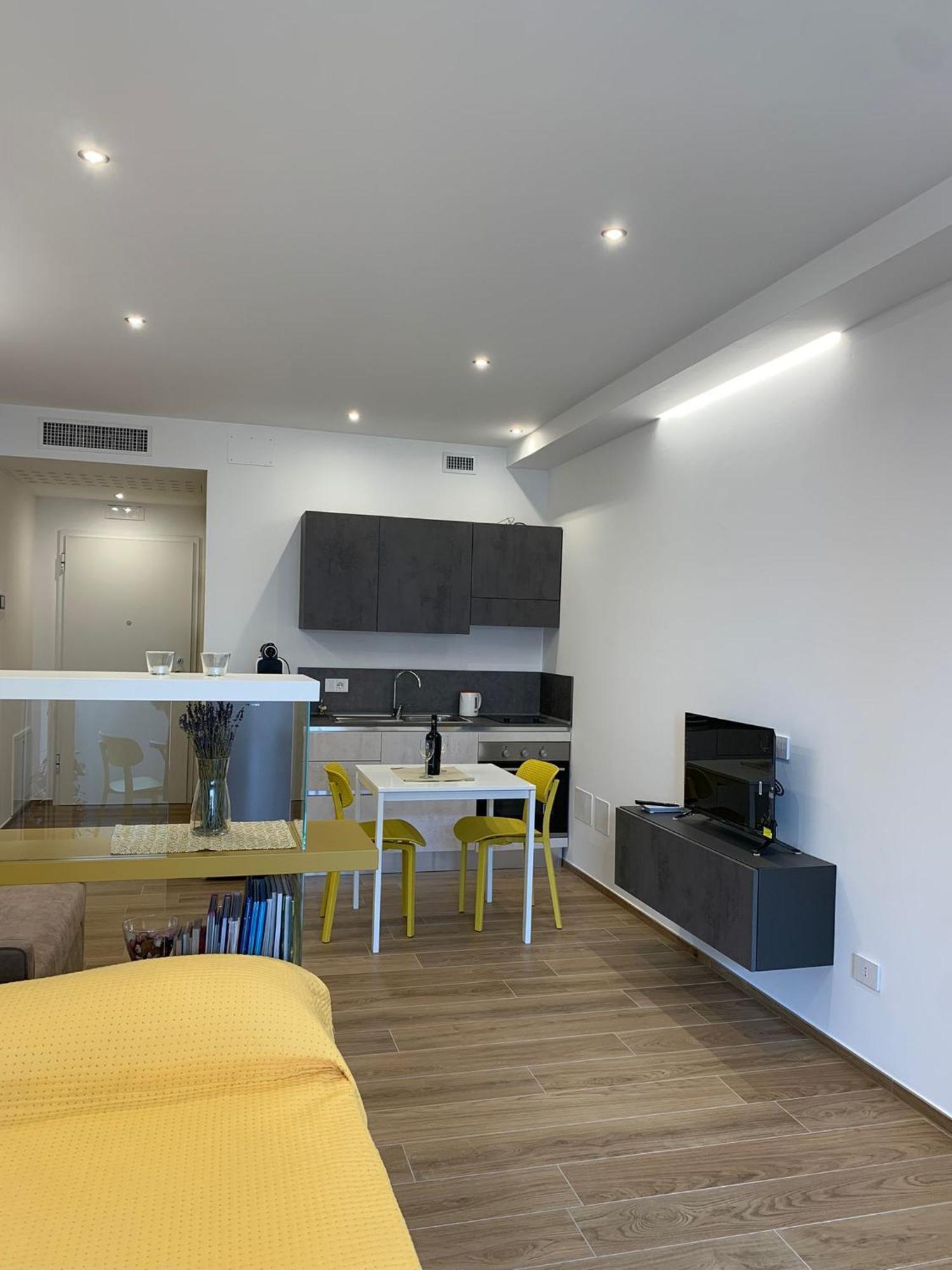 Apartamento Domus13-With Private Parking Bari Exterior foto